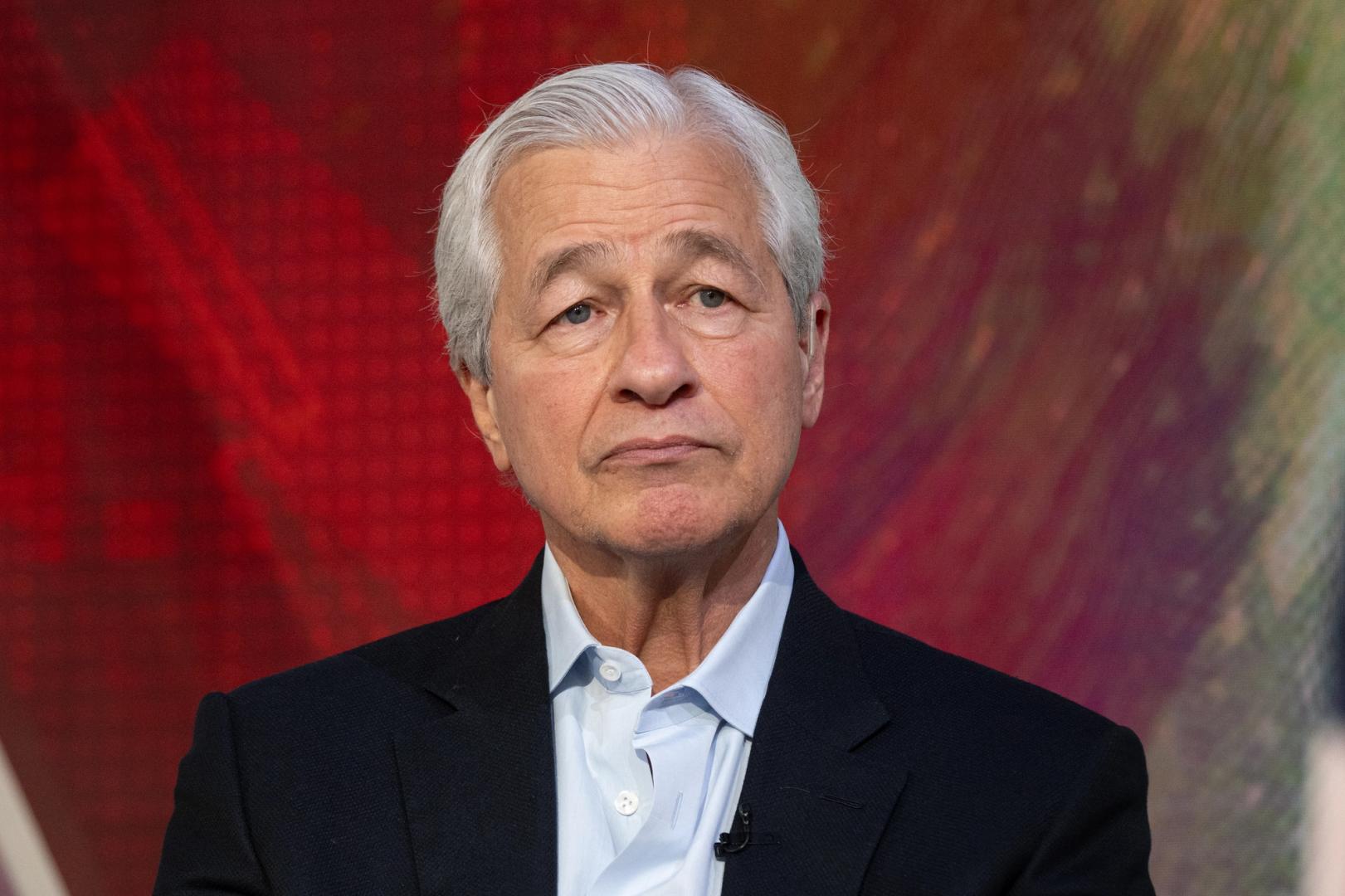 JP Morgan CEO Calls for Regulation of Stablecoin Issuers Offering Interest Rates