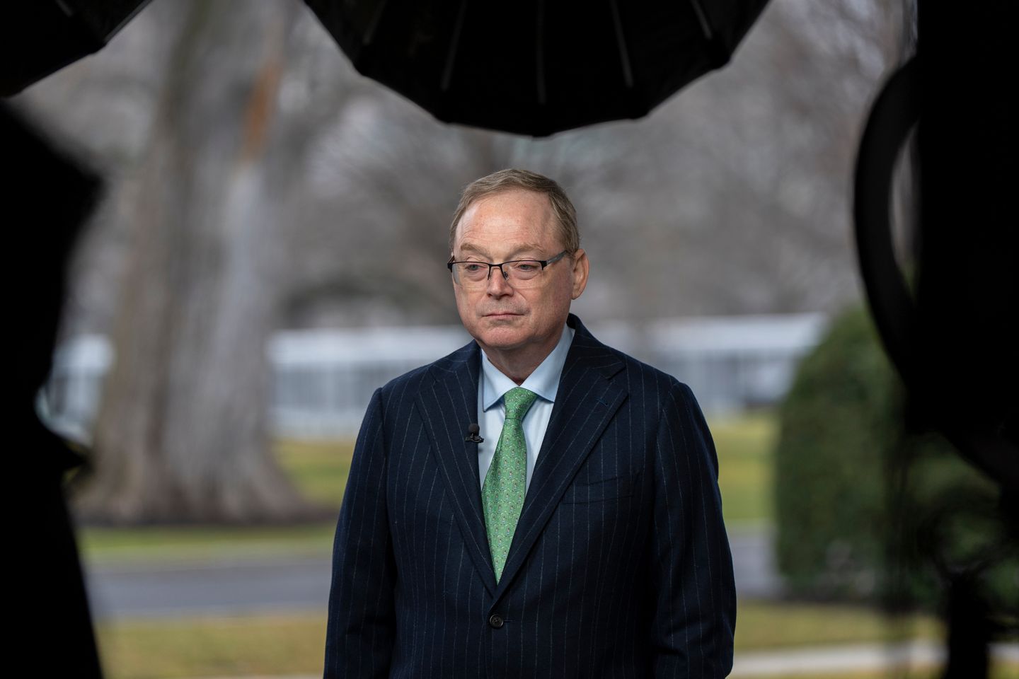 Trump's Economic Adviser Forecasts Drop in Sky-High Oil Prices