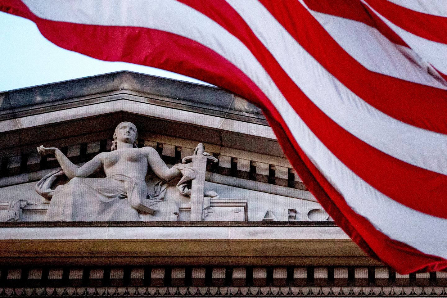American journalist admits to illegal ties with China