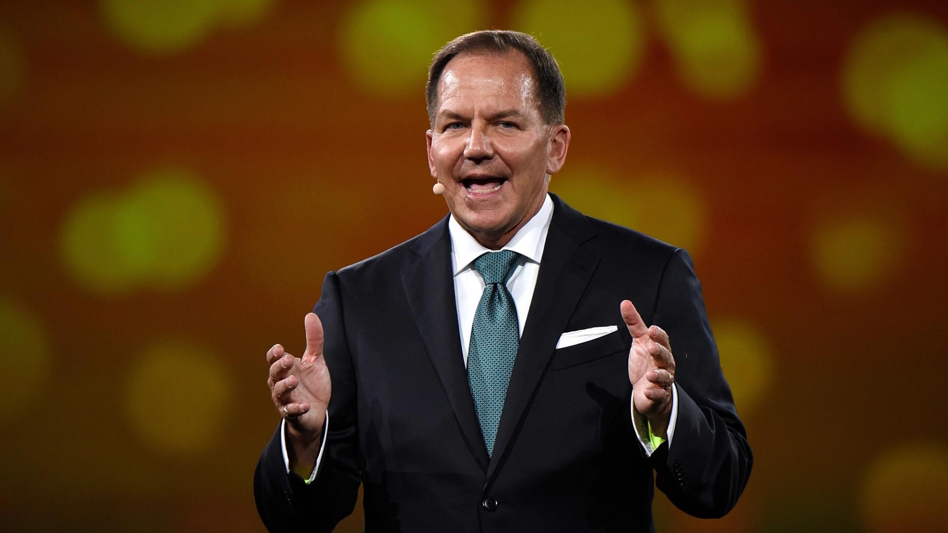 Billionaire Investor Paul Tudor Jones Bullish on Bitcoin, Cautious on Stocks