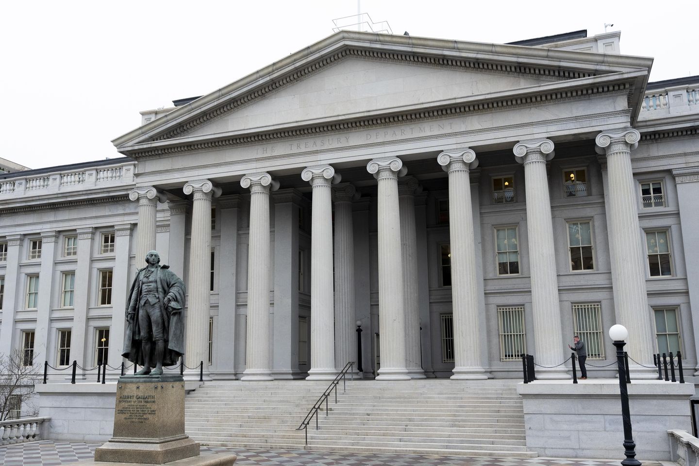 U.S. Intensifies Sanctions Against Financial Backers of Iran's Military