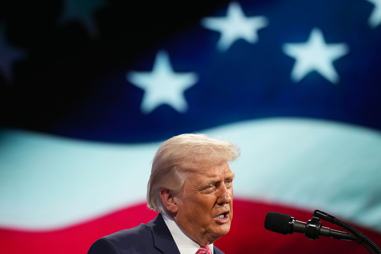 Trump Criticizes NATO and Praises Middle East Allies at Saudi Investment Summit