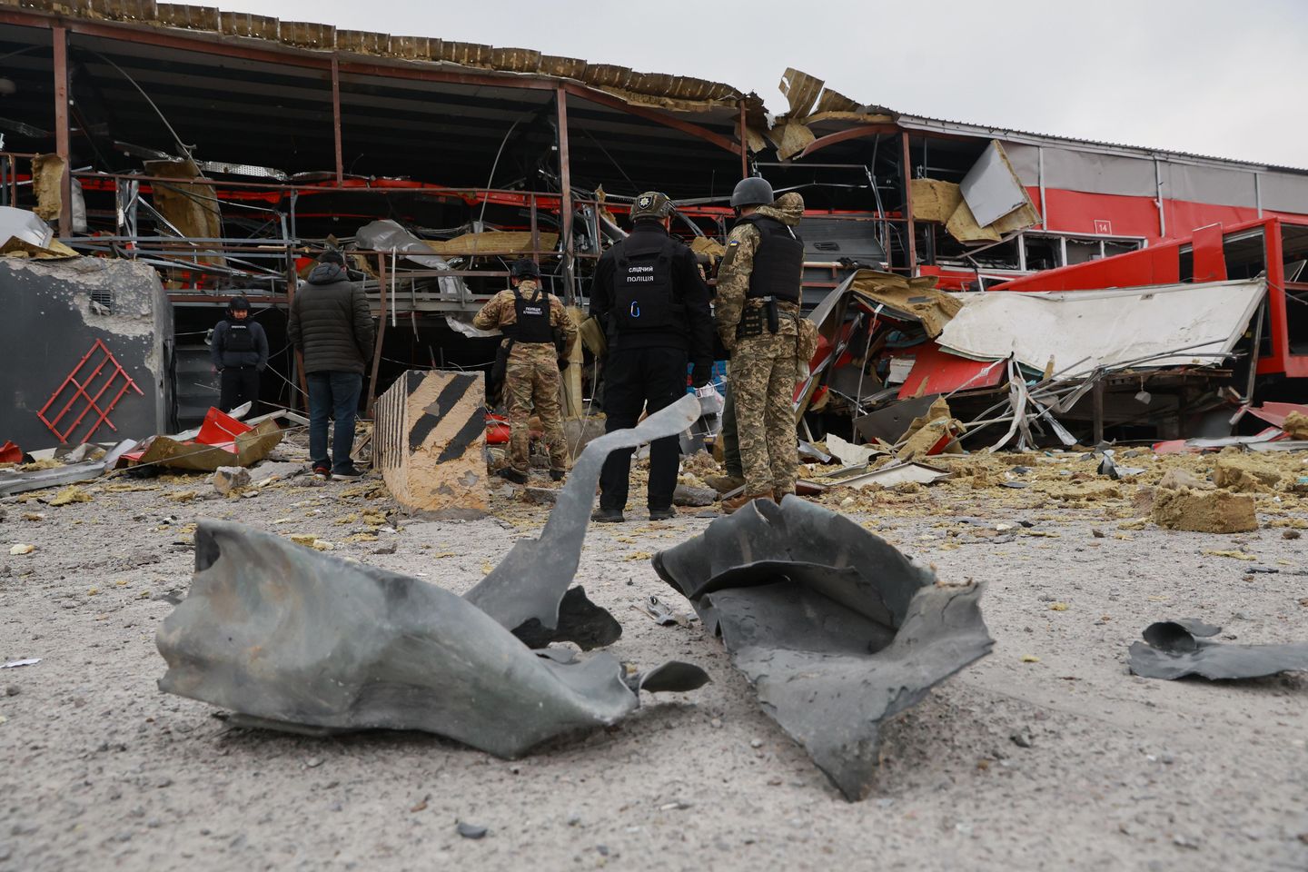 Zelenskyy Urges Peace and Sanctions in London Amid Iran War Distraction