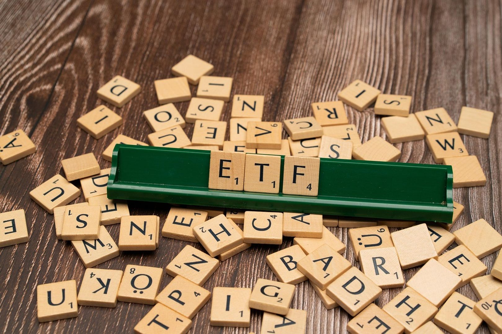 Cryptocurrencies Lag Behind Stocks Rally Amid Cooling ETF Demand