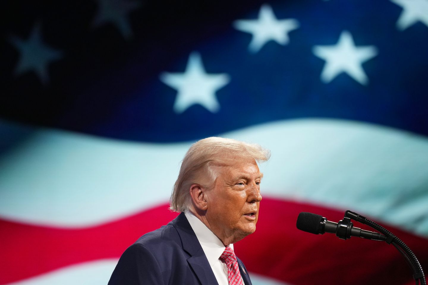 Trump Warns of Energy Threats in Iran Discussions