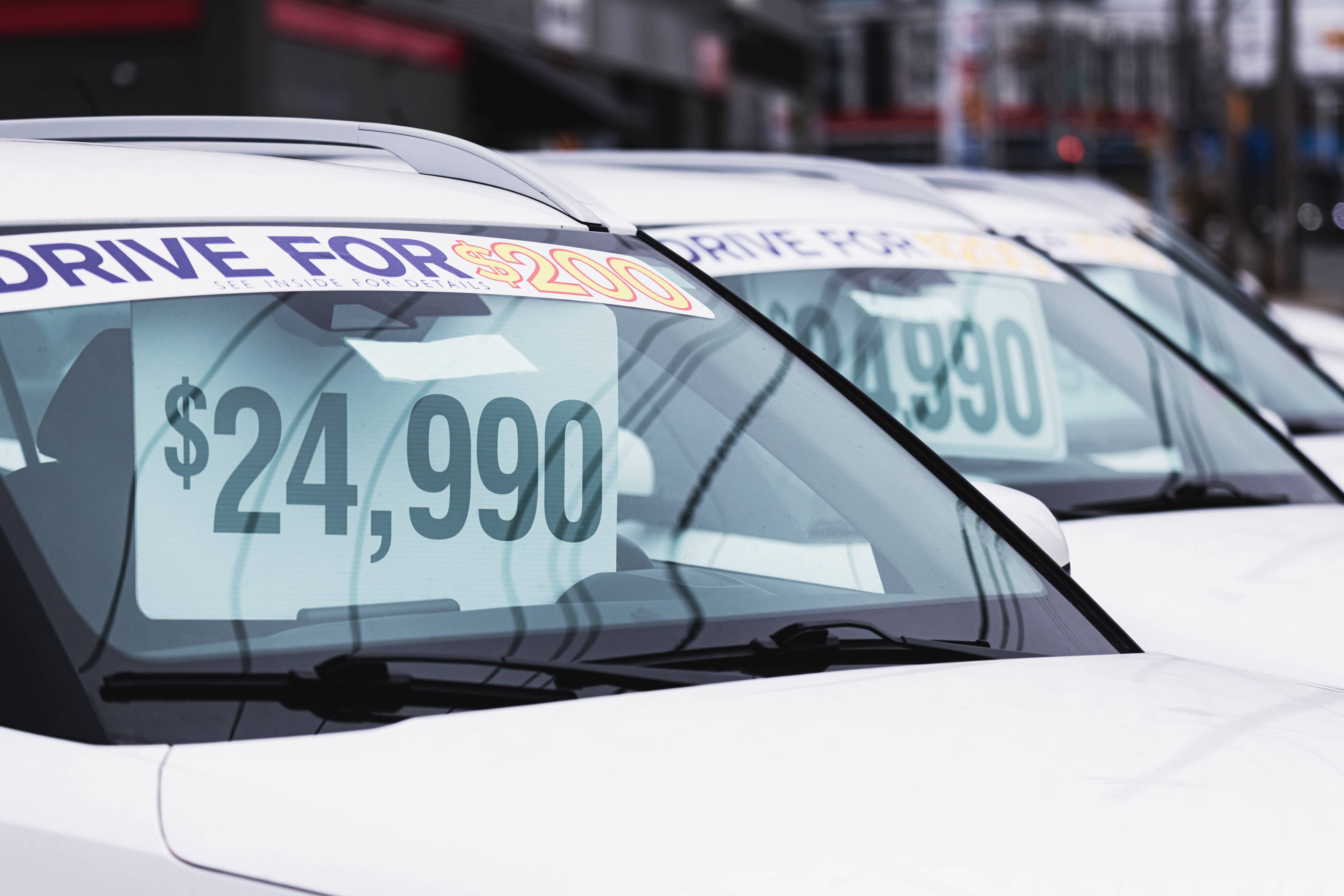 Auto Giant Slashes 40% of Stores, Signals Industry Concerns