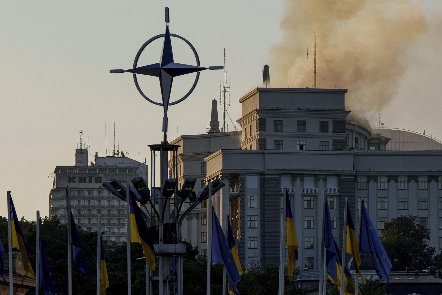 Trump Plans to Introduce Stricter Sanctions on Russia Following Air Strike on Kyiv