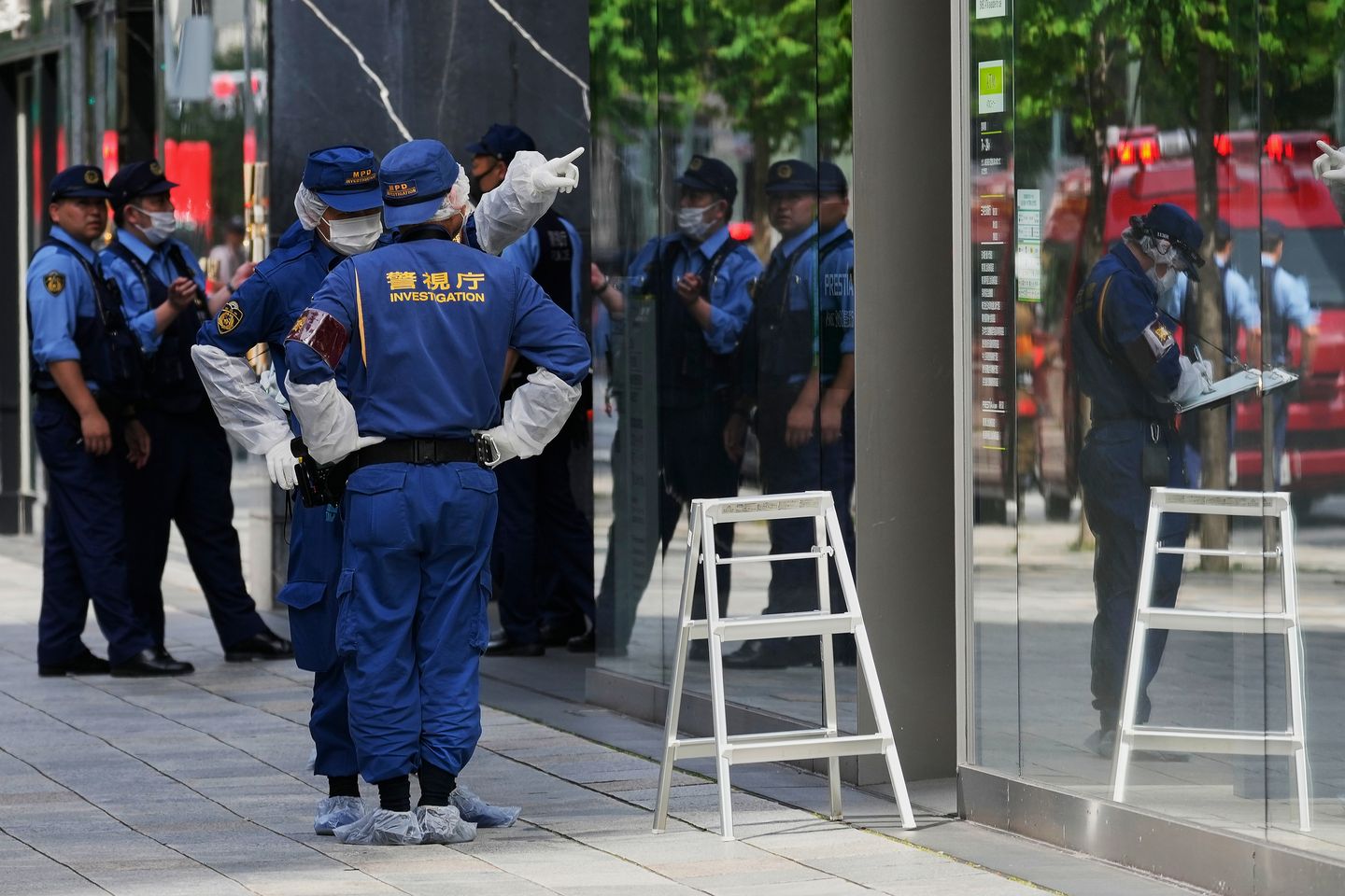 Incident in Tokyo's Ginza area leaves shoppers sickened by mysterious substance