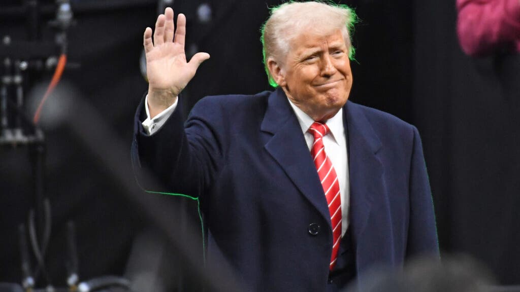 Trump Administration Unveils $6,000 'Bonus' Tax Deduction for Seniors