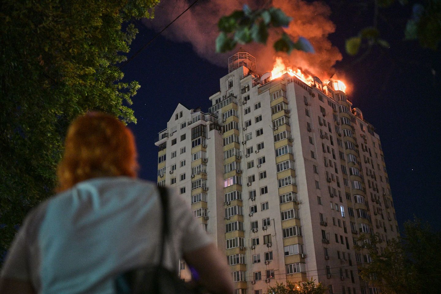 Putin's Unconcerned Stance Amid Fuel Shortages and Escalating Attacks in Ukraine