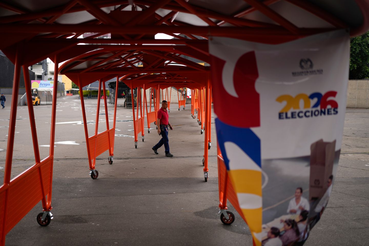 Colombia Raises Concerns Over Ecuador's Tariff Decision Amid General Elections