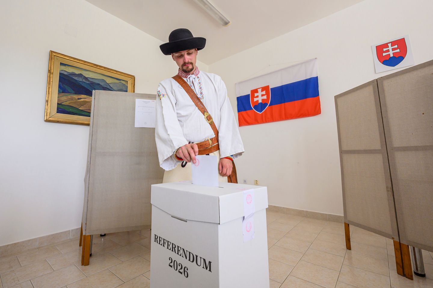 Slovak Referendum Decides Fate of Lifelong Payments for Populist Prime Minister