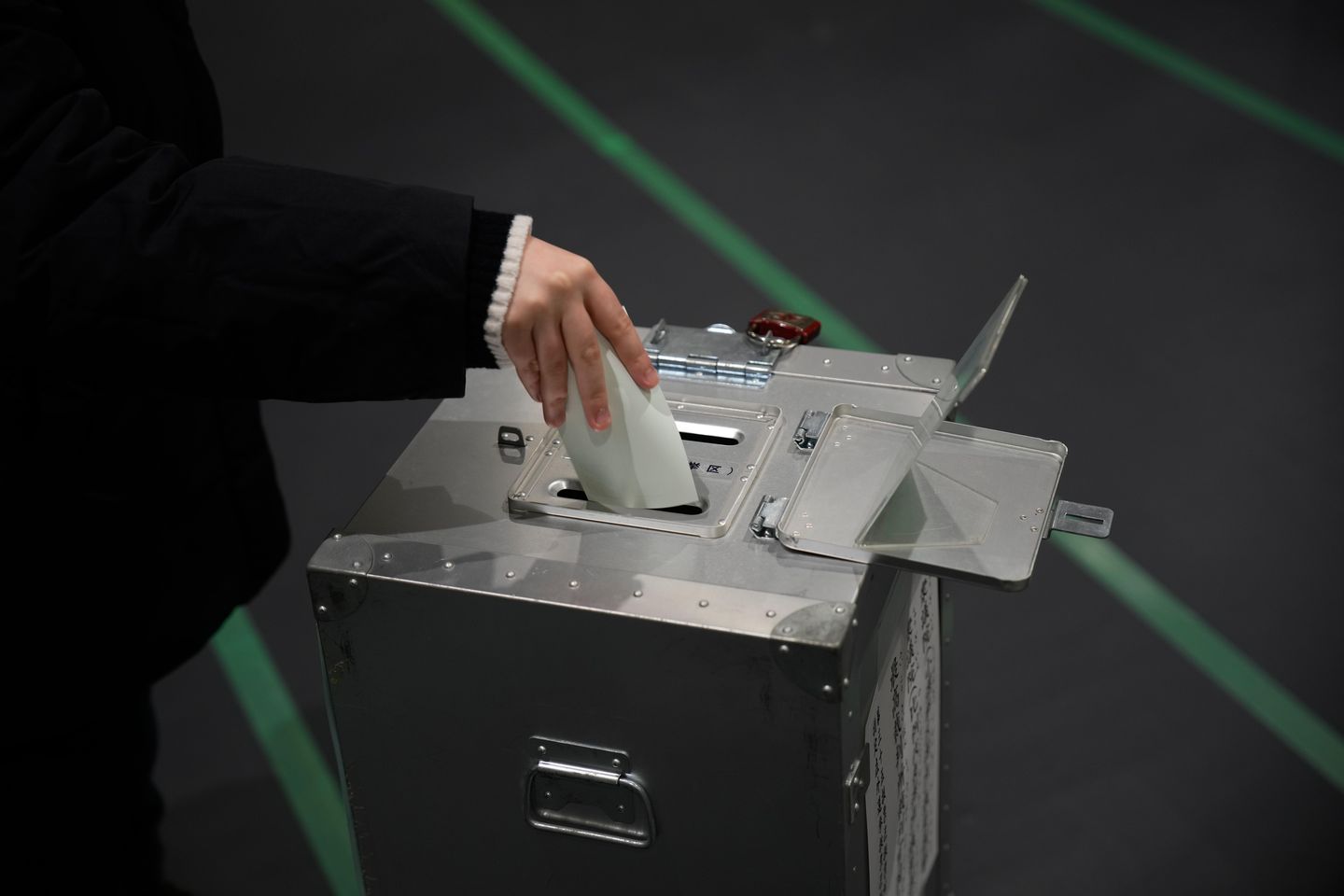 Japanese PM Sanae Takaichi's Election Hopes Remain High as Polls Open