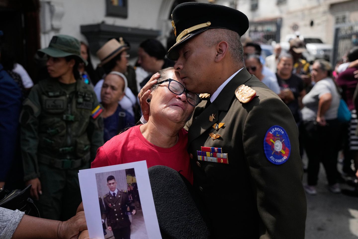 Venezuela's Military Honors Slain Soldiers Following US Operation