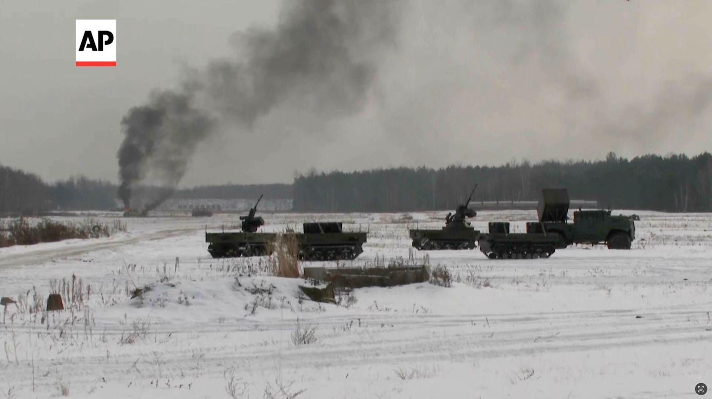 Poland's Decision to Utilize Land Mines for Defense Against Russia Sparks International Concern