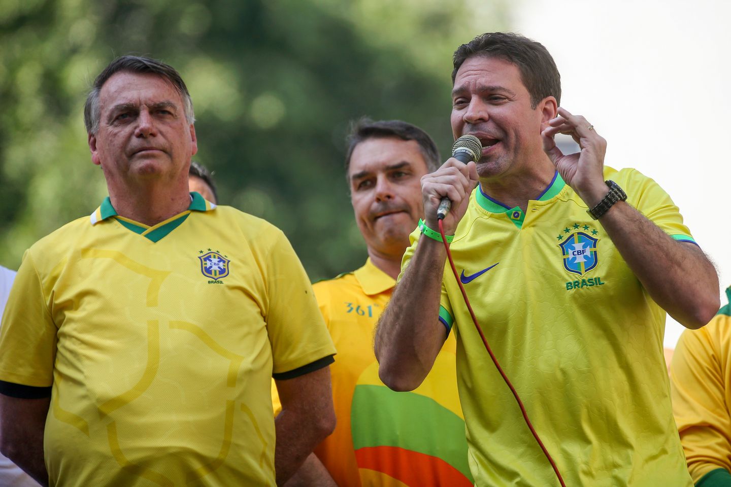 Brazilian Senator Reveals Former Intelligence Chief's Arrest by ICE