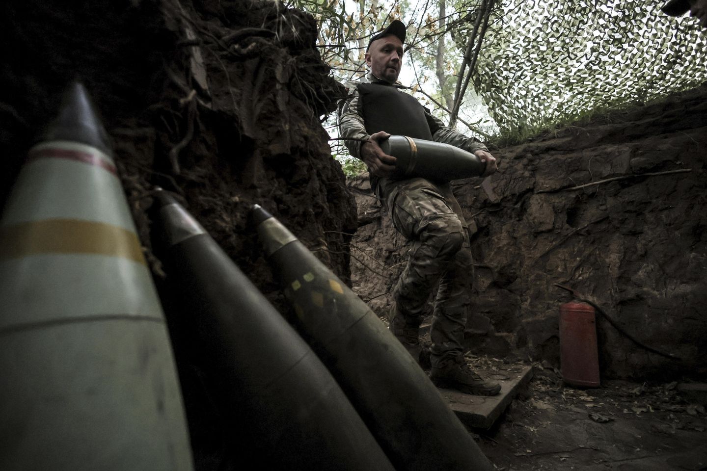 Russia steps up military offensives in Ukraine, increasing pressure on reserve troops