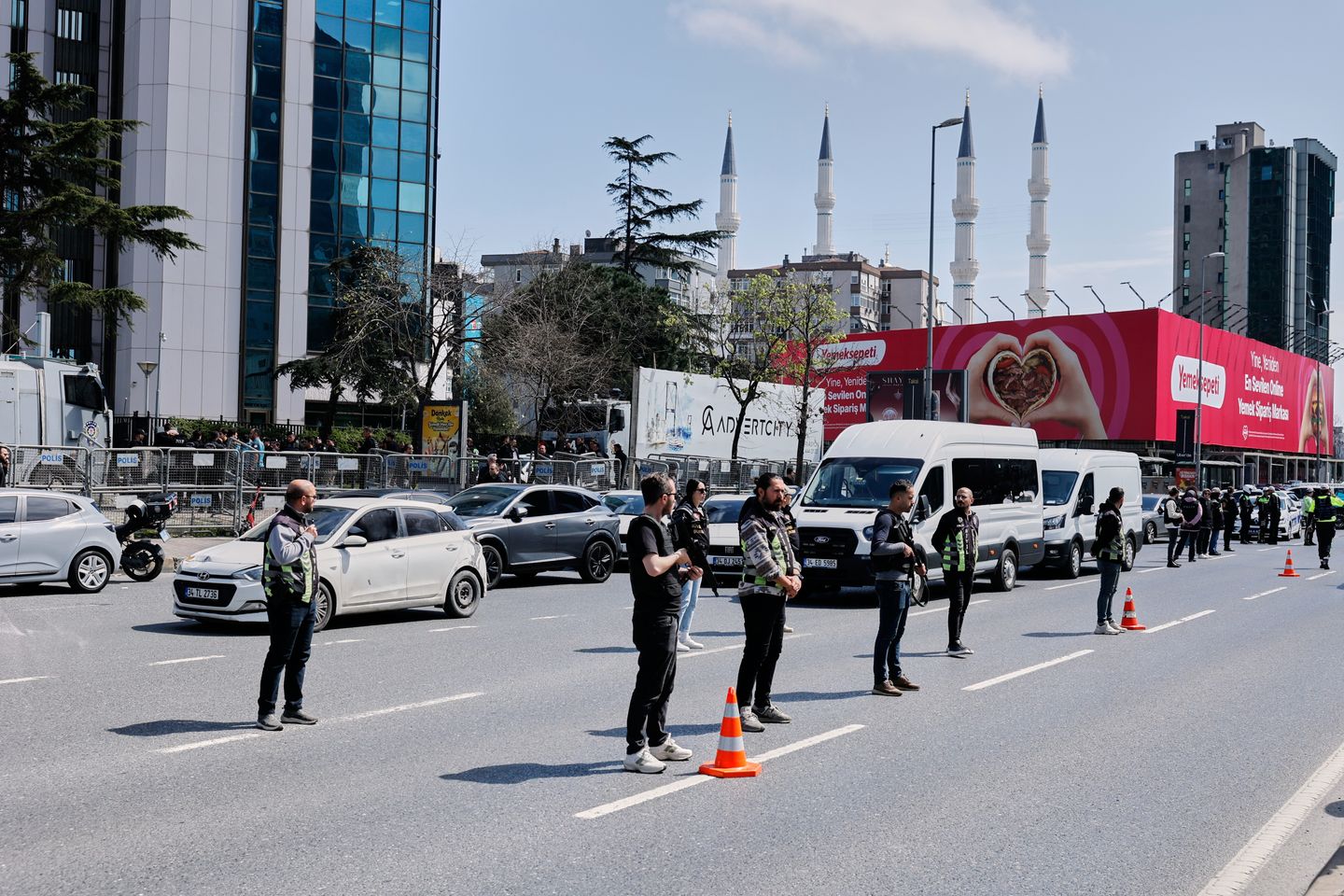 Attack on Israeli Consulate in Istanbul Leaves Gunman Dead