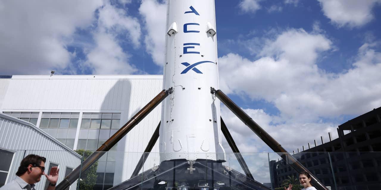 SpaceX Announces Plan to Go Public: How Will it Impact Your Investments?