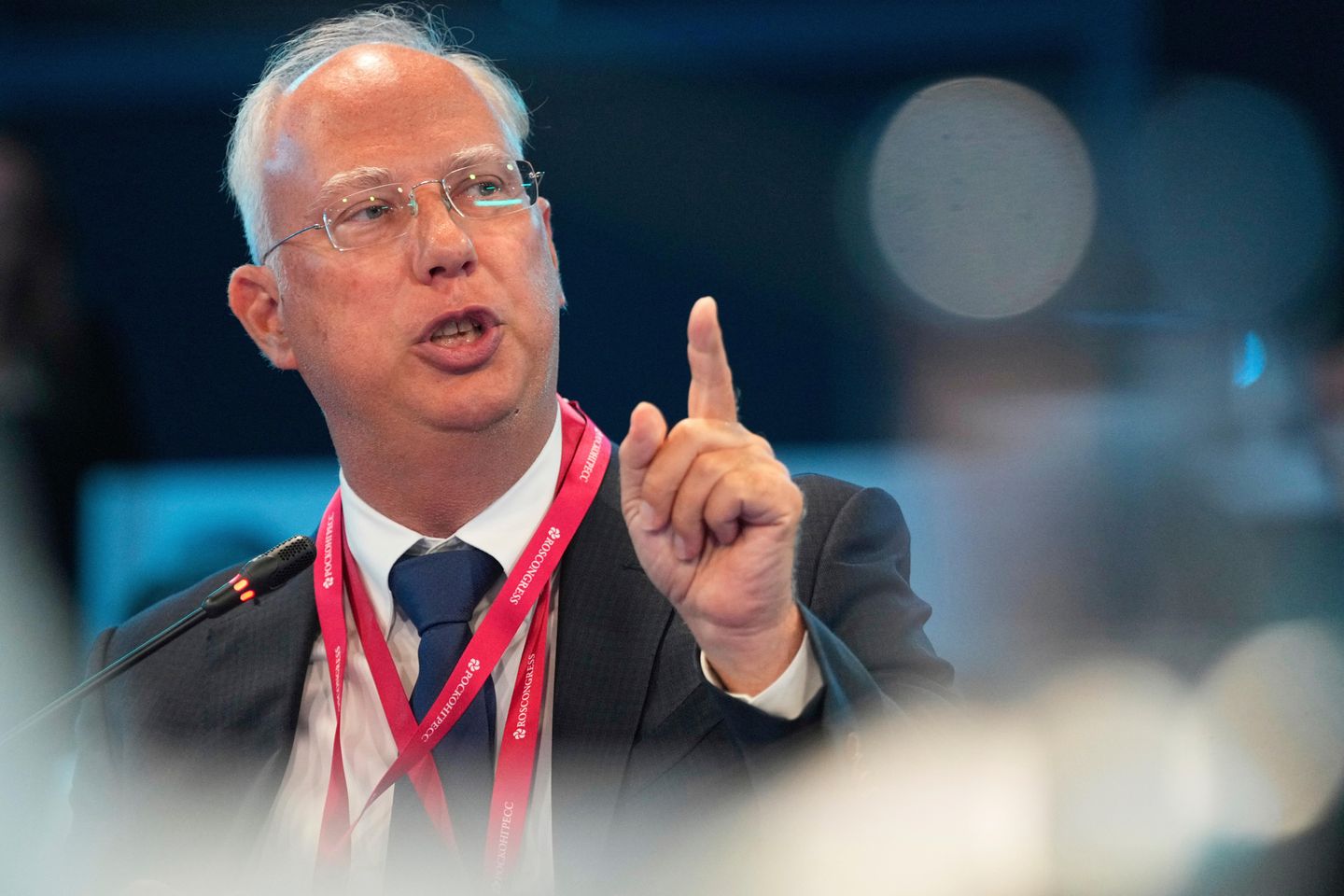 Russian Envoy at Heart of New Ukraine Peace Proposal