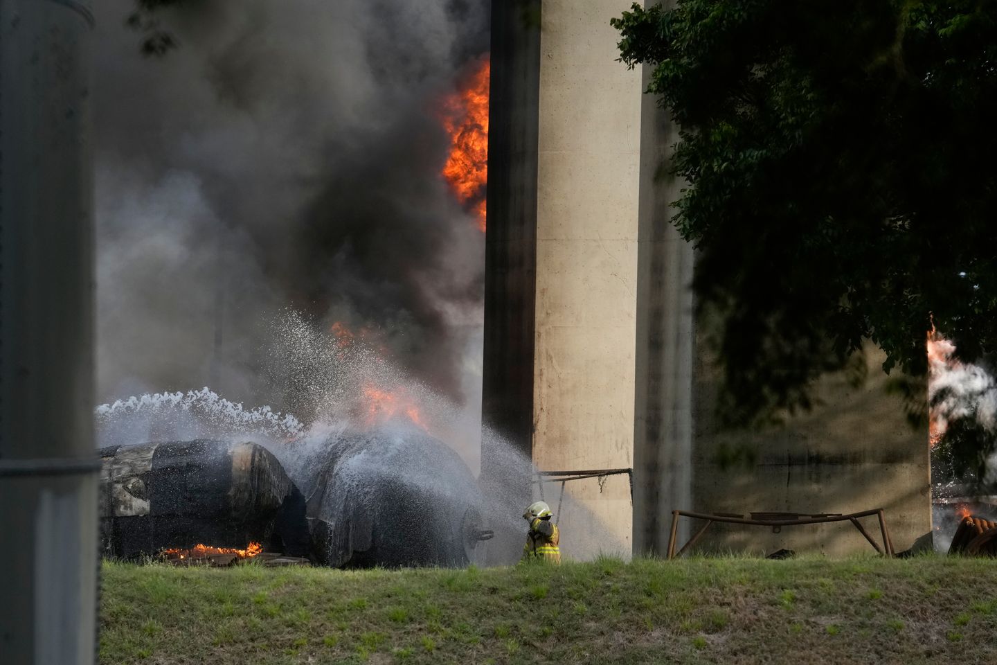 Tragedy Strikes as Bridge over Panama Canal Closes Following Fatal Truck Explosion